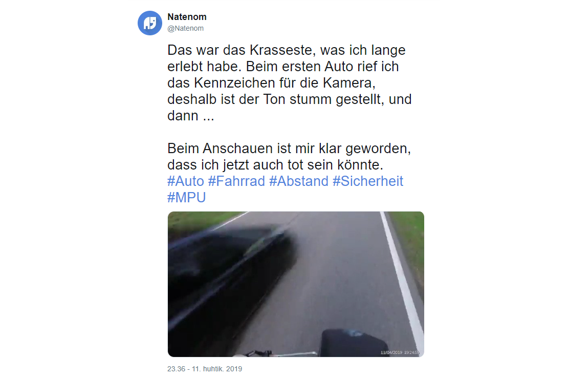 Das war das Krasseste, was ich lange  erlebt habe. Beim ersten Auto rief ich  das Kennzeichen für die Kamera,  deshalb ist der Ton stumm gestellt, und  dann  Beim Anschauen ist mir klar geworden,  dass ich jetzt auch tot sein könnte.  #Auto #Fahrrad #Abstand #Sicherheit  #MPU 