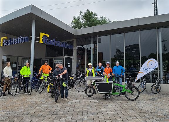 Radstation mit 666 Stellplätzen am Hauptbahnhof in Mönchengladbach. Radstation mit 666 Stellplätzen am Hauptbahnhof in Mönchengladbach.