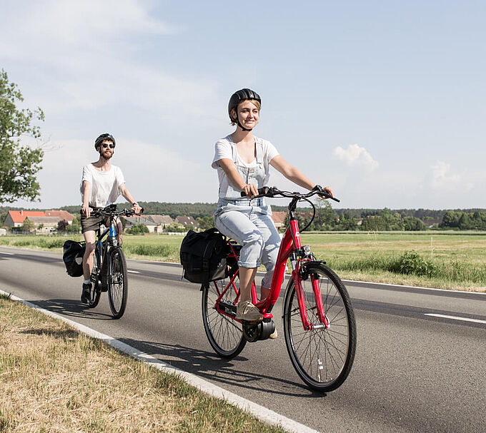 Paar auf Fahrrad