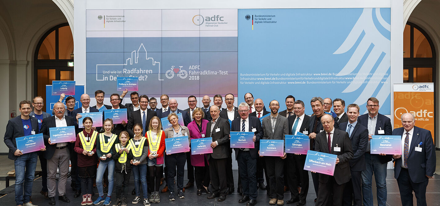 Gewinnerstädte des ADFC-Fahrradklima-Tests. Gewinnerstädte des ADFC-Fahrradklima-Tests.